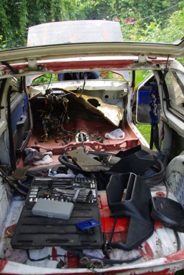 IMGP6132.JPG (227.59 KiB) Przejrzano 5983 razy Dewastacja wnętrza :)