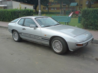 porsche 924.jpg