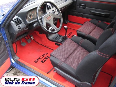 !tissu quartet rouge velour.jpg (143.45 KiB) Przejrzano 29009 razy Tissu Quartet Rouge Velour