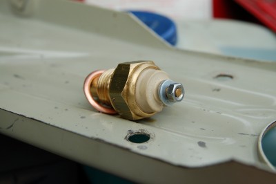 Nowy czujnik temperatury oleju