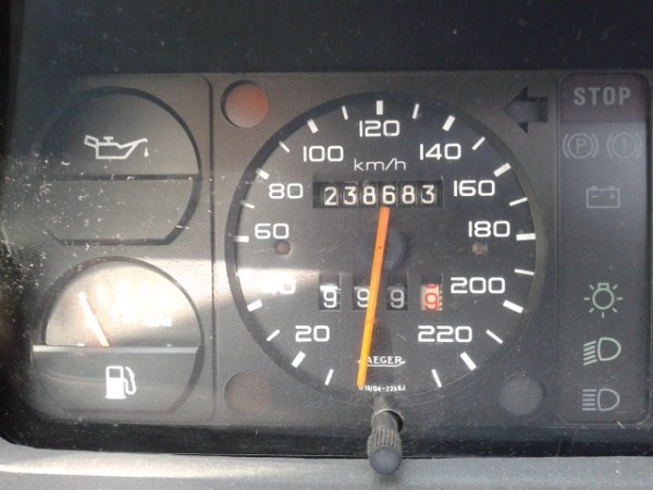 20130505_140636.jpg (128.89 KiB) Przejrzano 5820 razy Tuż przed powrotem do Krakowa. 999 km na liczniku dziennym i dalej jedzie żwawo!