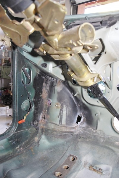 Ktoś już próbował nieudolnie naprawić szkody...