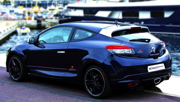Renault-Megane-RS-Red-Bull-Racing-RB8-4.jpg