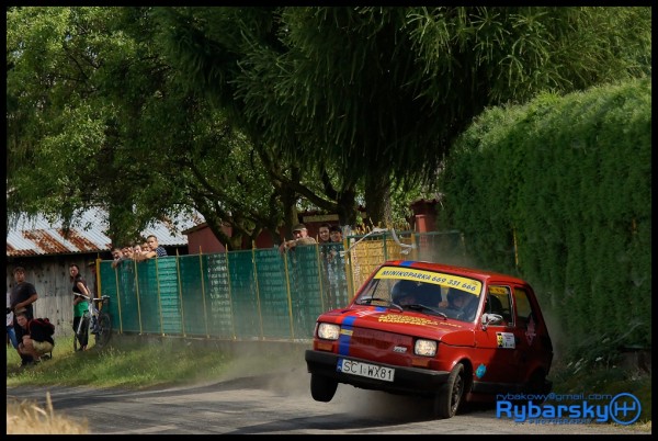 a tutaj pokaze poprzedni samochodzik ktory sporo mnie nauczył  bardzo dobrze wspominam sezon za kierownica tego bolidu