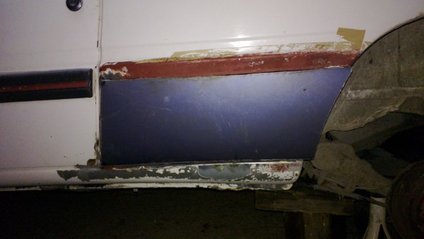 14050059.jpg (226.49 KiB) Przejrzano 6070 razy Za reperaturke, posłużył odpowiedni fragment drzwi z forda mondeo:)