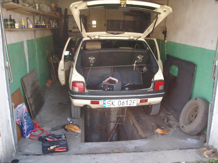 garaż w pełnej krasie :)