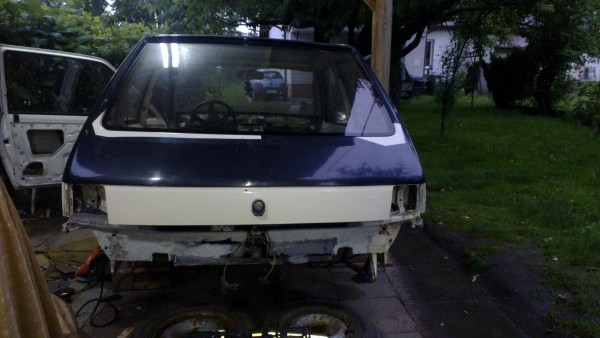 14060068.jpg (298.41 KiB) Przejrzano 6022 razy dół klapy pryśnięty kolorem, który chcę mieć na aucie:)