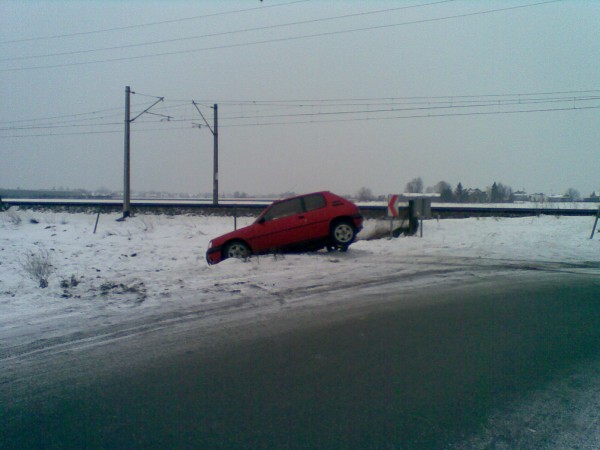 pobocze luty 2011 (1).jpg