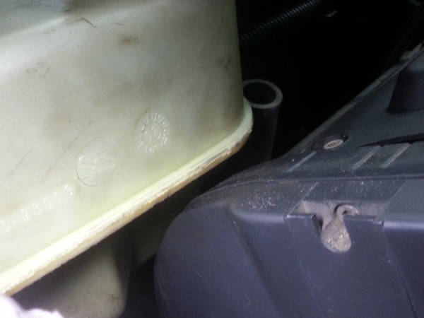 205 XU10J4RS - zbiornik płynu chłodniczego.jpg