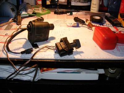 następnie w domu&quot;na sucho&quot;sprawdziłem silniczki,żeby nie było&quot;niespodzianek&quot;po zamontowaniu w aucie...