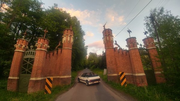 58626019_785387001842285_673820286444896256_n.jpg (156.89 KiB) Przejrzano 11417 razy Brama Zwierzyniecka w Tenczynku