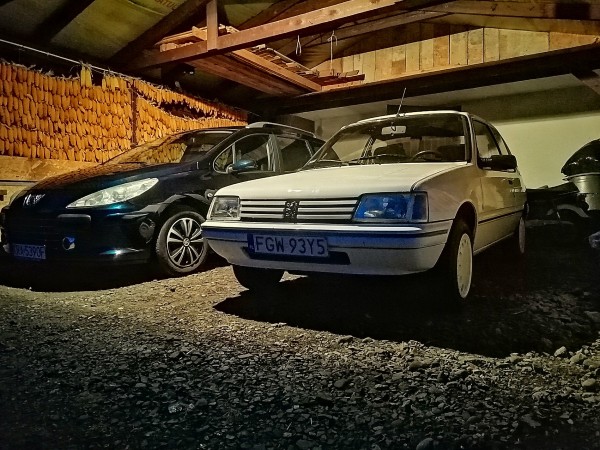 84428518_292850611672434_2950385139256918016_n.jpg (977.58 KiB) Przejrzano 15169 razy Obok stoi 307 sw 1.6 benzyna