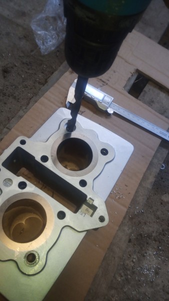 IMG_20210227_145107.jpg (1.19 MiB) Przejrzano 11818 razy Przeoczona tulejka ale nie ustalająca.