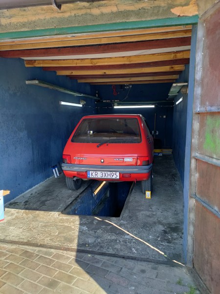 IMG20230603151107.jpg (5.26 MiB) Przejrzano 47327 razy auto czeka na serwis w wynajętym garażu